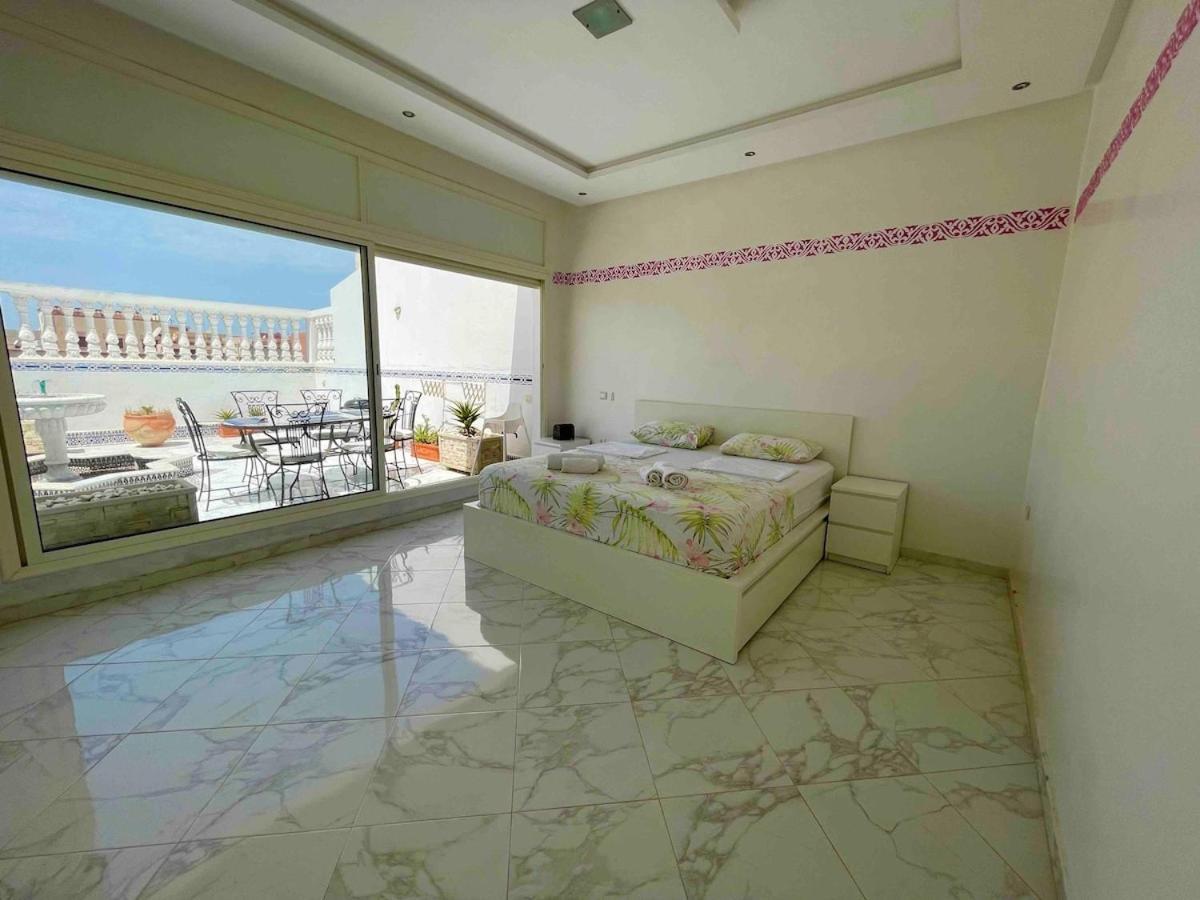 Luxe Grand Terrasse Apartment Safi